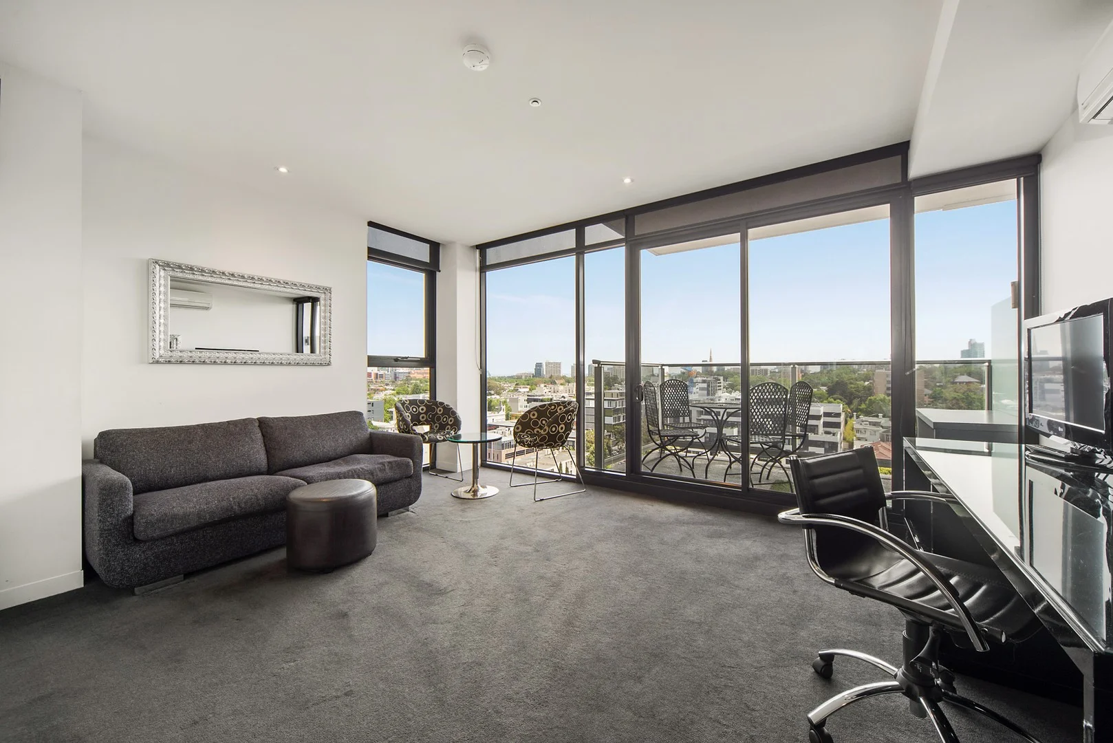 902/7 Yarra Street, South Yarra VIC 3141