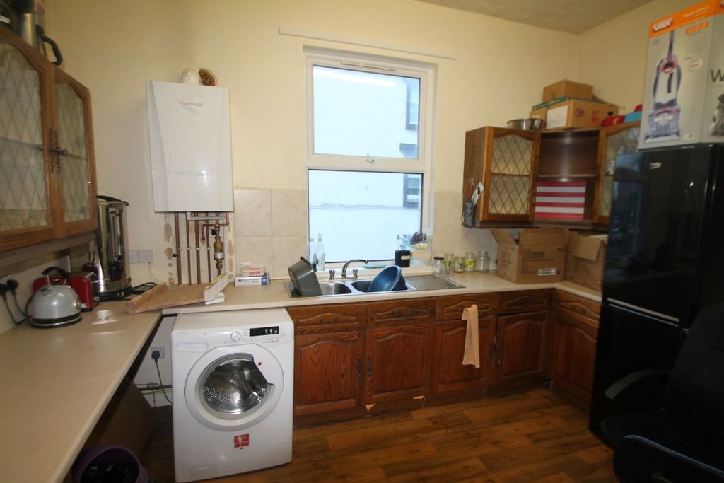 Additional image 10 of 5 bed flat for sale1 Vaughan Street, Rhyl, Denbighshire LL18