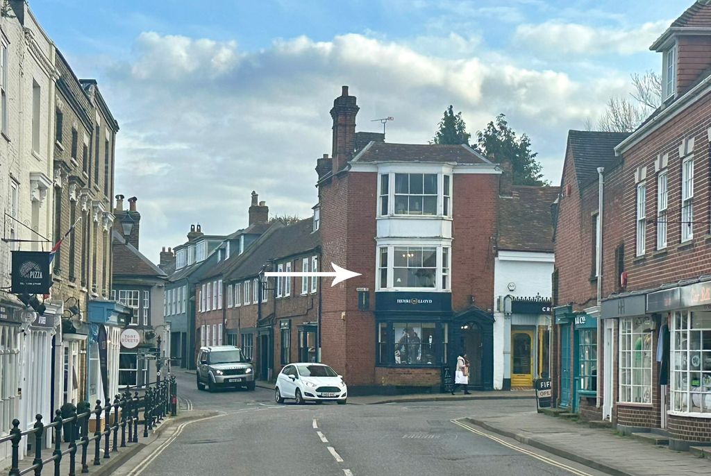 Additional image 8 of 2 bed flat for saleHigh Street, Lymington, Hampshire SO41