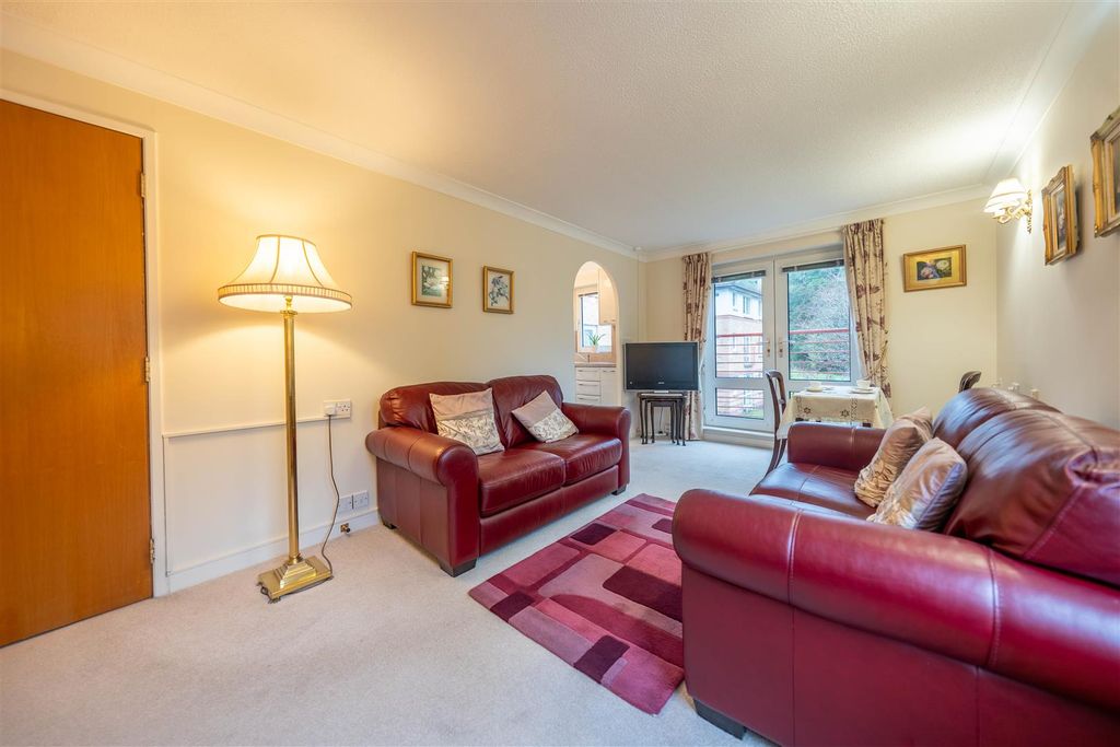 2 bed flat for saleWindsor Terrace, Perth PH2 photo 2