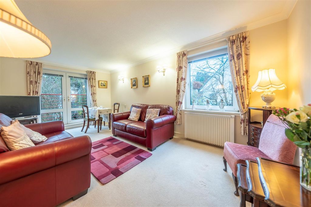 2 bed flat for saleWindsor Terrace, Perth PH2 photo 4