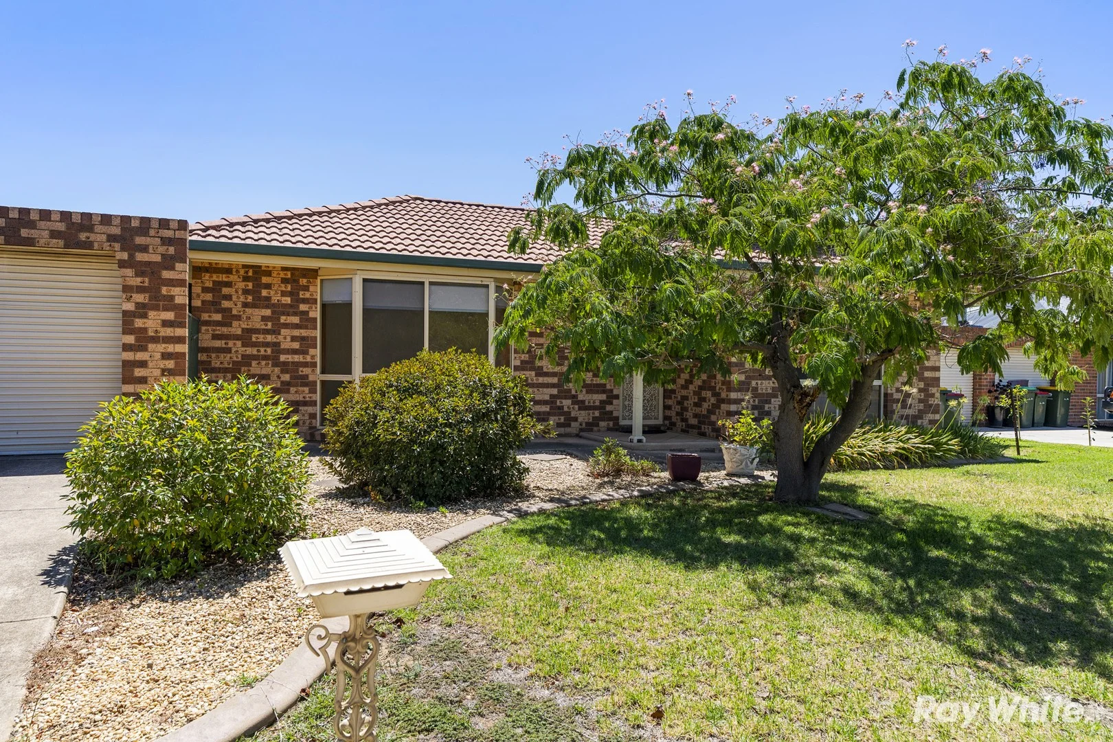 75 Dalman Parkway, Glenfield Park NSW 2650