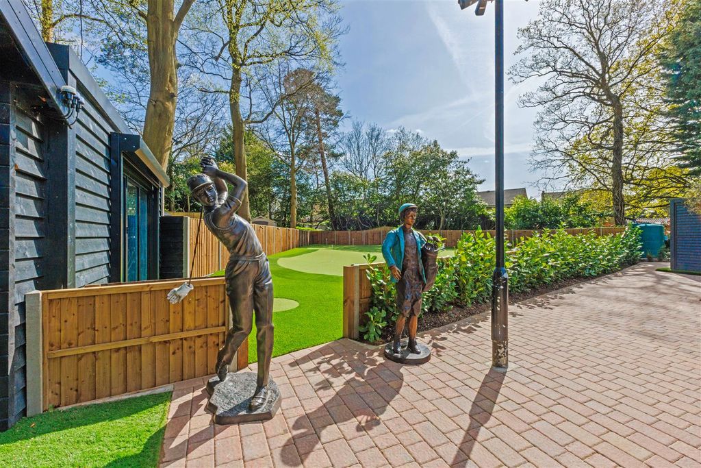 Additional image 37 of 6 bed detached house for saleBurleigh Lane, Ascot SL5