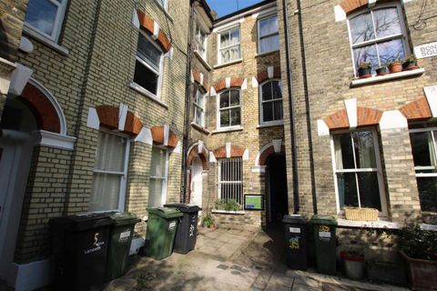 Bonnington Square, South Lambeth SW8