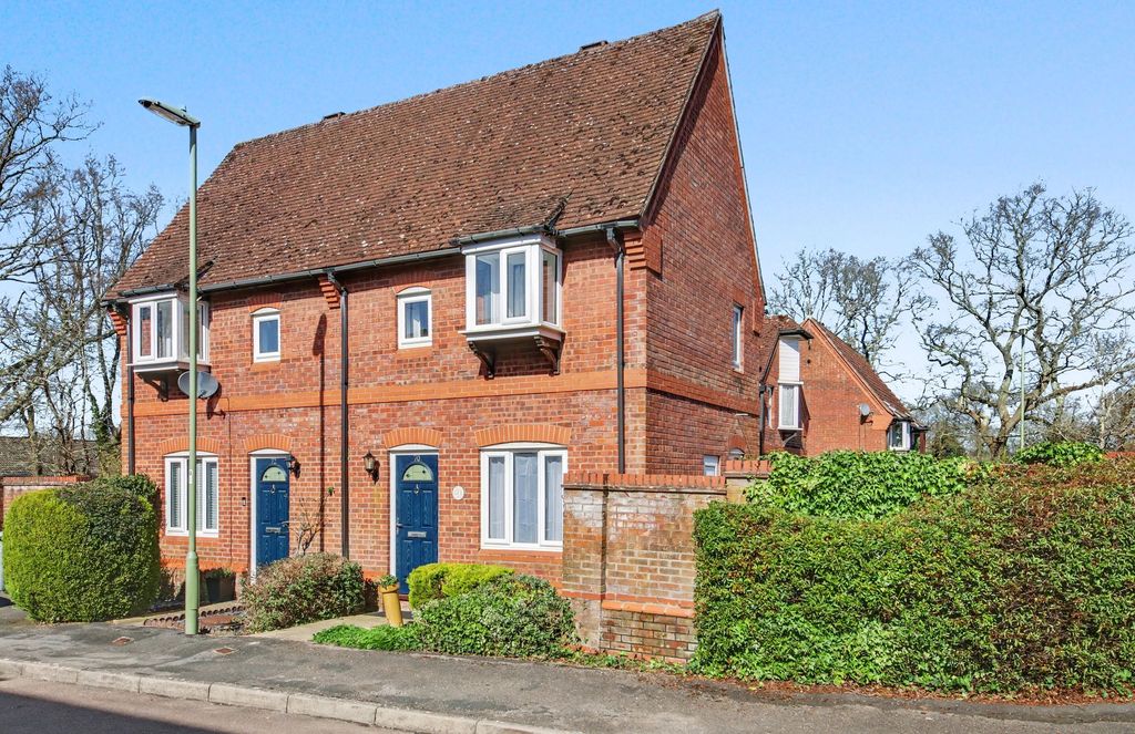 1 bed semi-detached house for saleChurchill Avenue, Bishops Waltham SO32