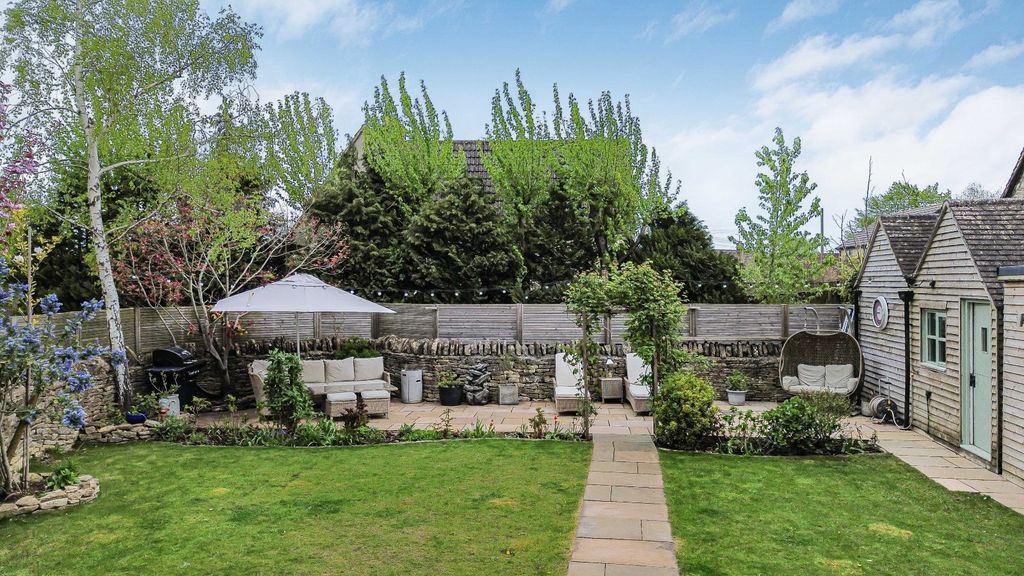 Additional image 23 of 5 bed semi-detached house for saleCirencester Road, Minchinhampton, Stroud, Gloucestershire GL6
