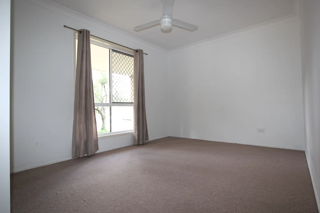 6 Jan Court, Bethania QLD 4205 photo 5