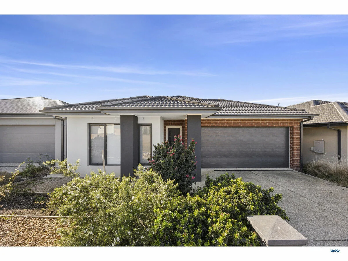 24 McCubbin Drive, Mount Duneed VIC 3217 photo 2