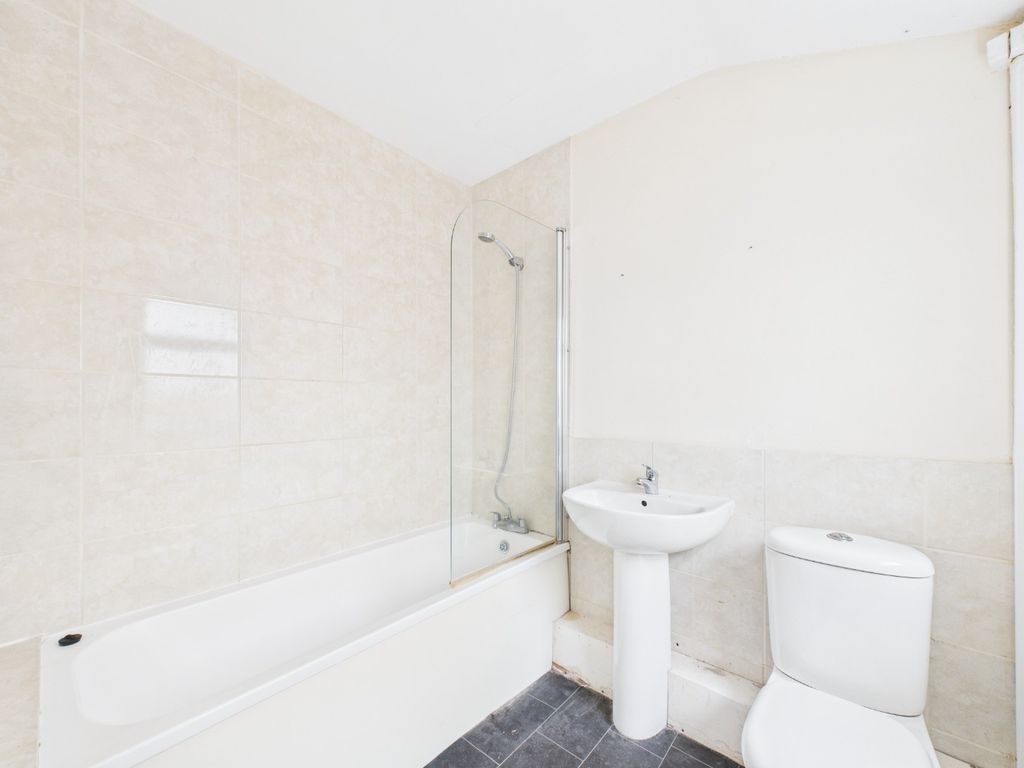 Additional image 16 of 6 bed flat for saleColtman Street, Hull HU3
