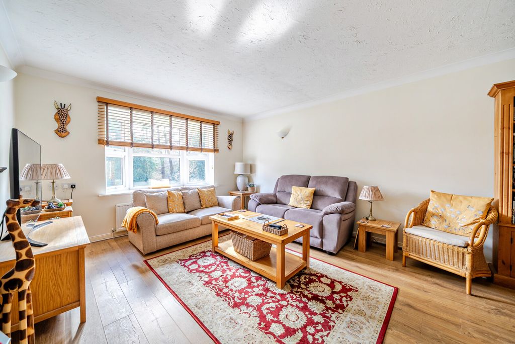 Additional image 10 of 2 bed flat for saleFairlawn, Hall Place Drive, Weybridge KT13