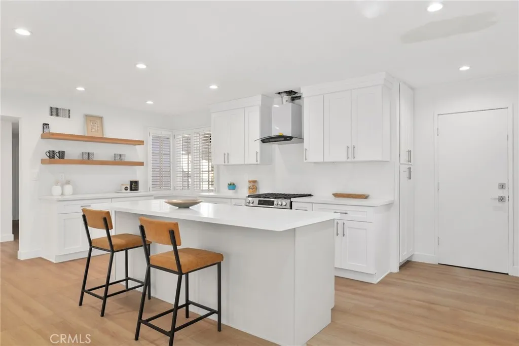 Additional image 36 of 23312 Ostronic Dr, Woodland Hills, CA 91367