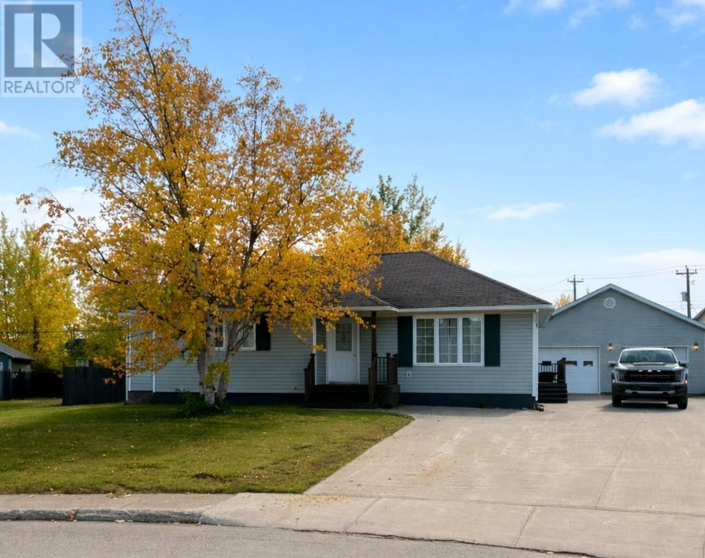 10 Maple Crescent