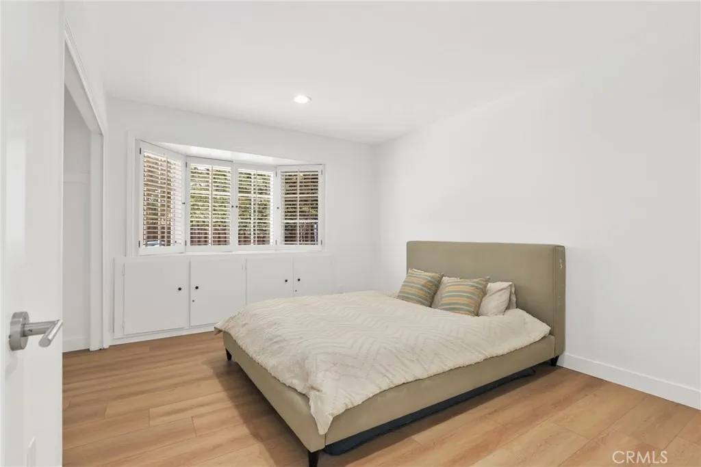 Additional image 21 of 23312 Ostronic Dr, Woodland Hills, CA 91367