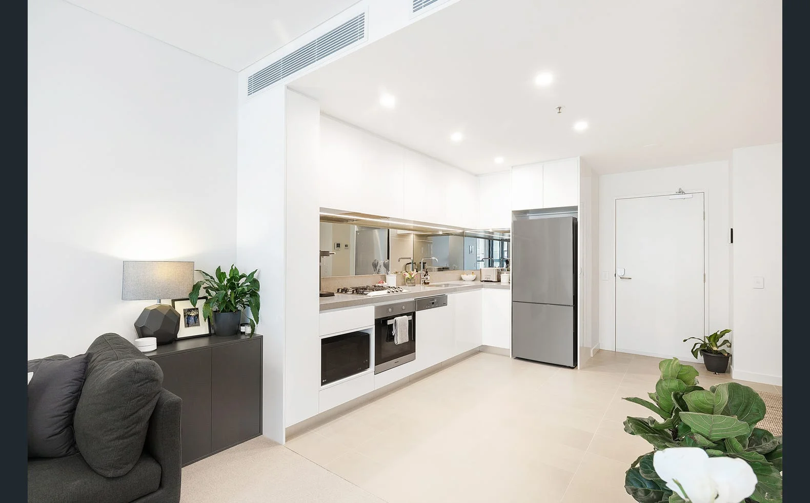 706/150 Pacific Highway, North Sydney NSW 2060