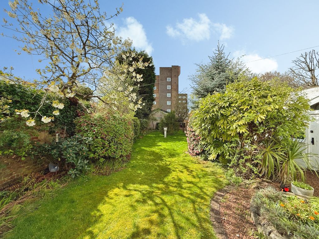 Additional image 2 of 7 bed terraced house for salePark Villas, Newcastle Upon Tyne NE3