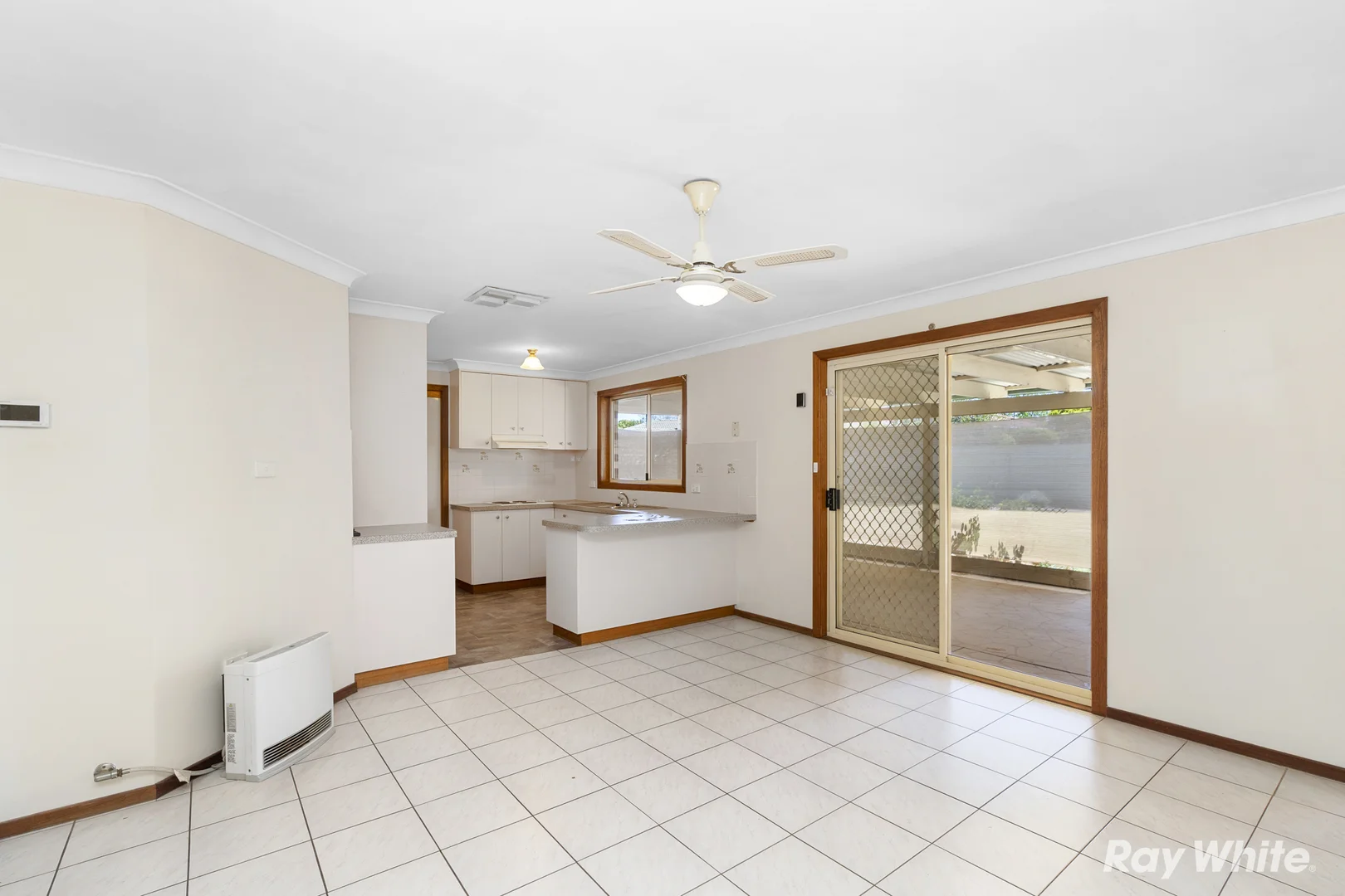 Additional image 3 of 75 Dalman Parkway, Glenfield Park NSW 2650