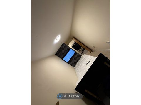 Abacus Building, Birmingham B12, Room to rent