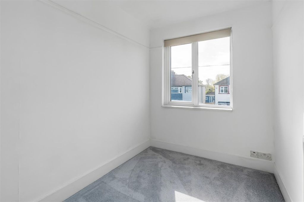 Additional image 13 of 3 bed semi-detached house for saleCleeve Road, Leatherhead KT22