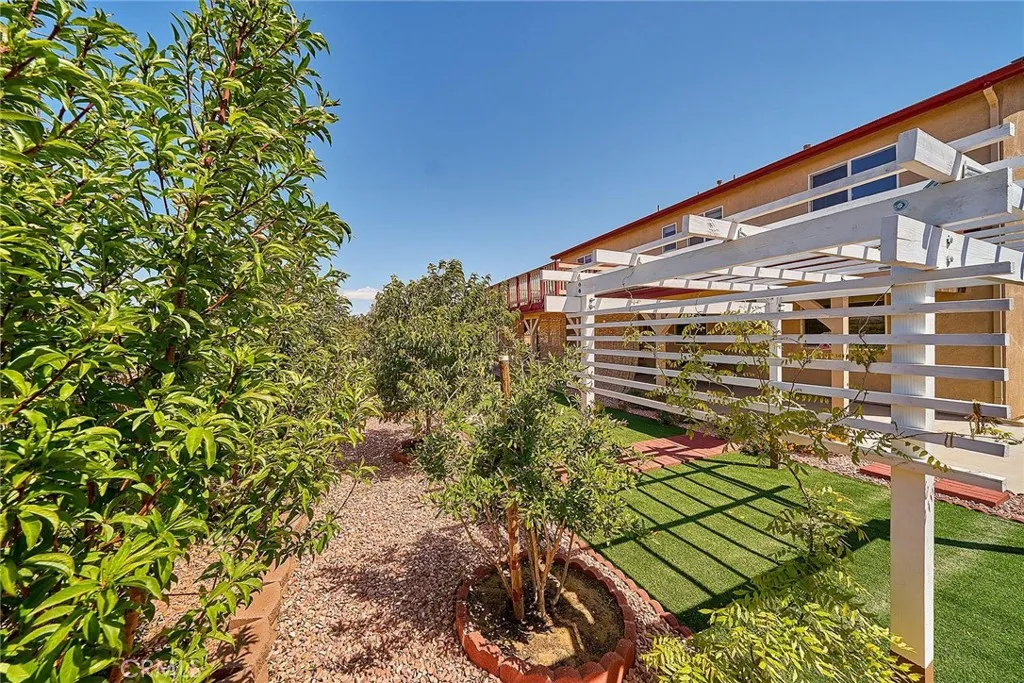 Additional image 22 of 43521 Blossom Dr, Lancaster, CA 93536