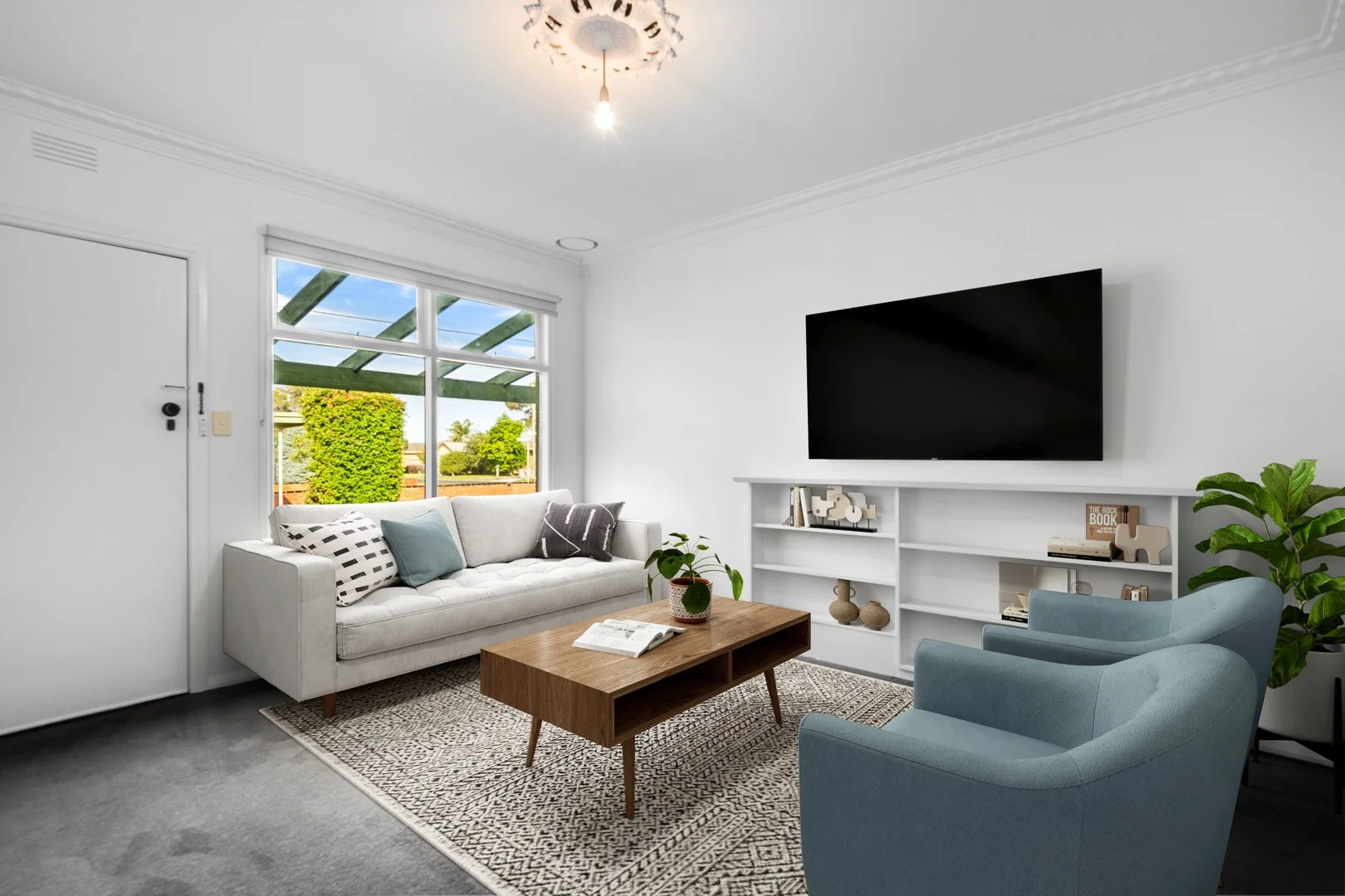 2/1 Charles Street, Newcomb VIC 3219