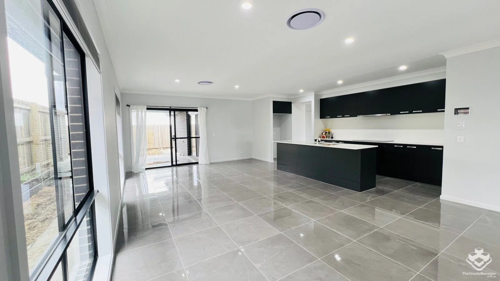 15 Freycinet Street, Redland Bay QLD 4165