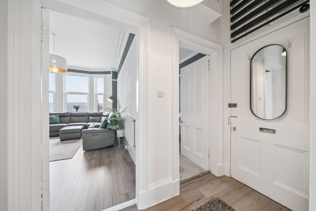 Additional image 3 of 2 bed flat for sale2/1, 12 William Street, Helensburgh G84