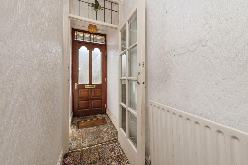 Frimley Drive, Bradford photo 2