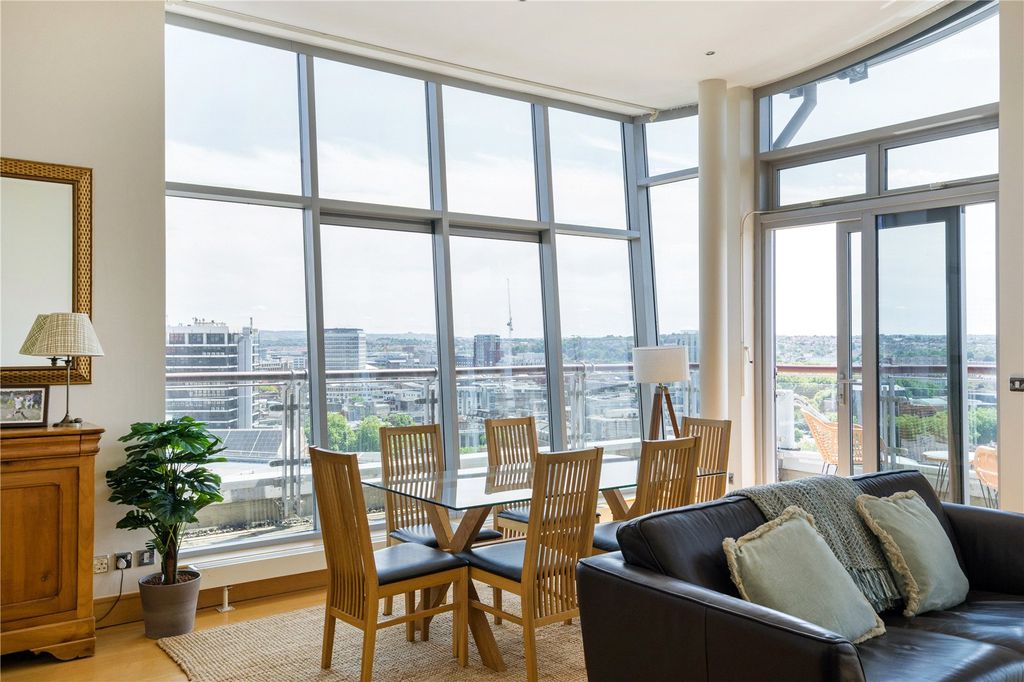 Additional image 7 of 2 bed flat for saleThe Panoramic, 30 Park Row, Bristol BS1