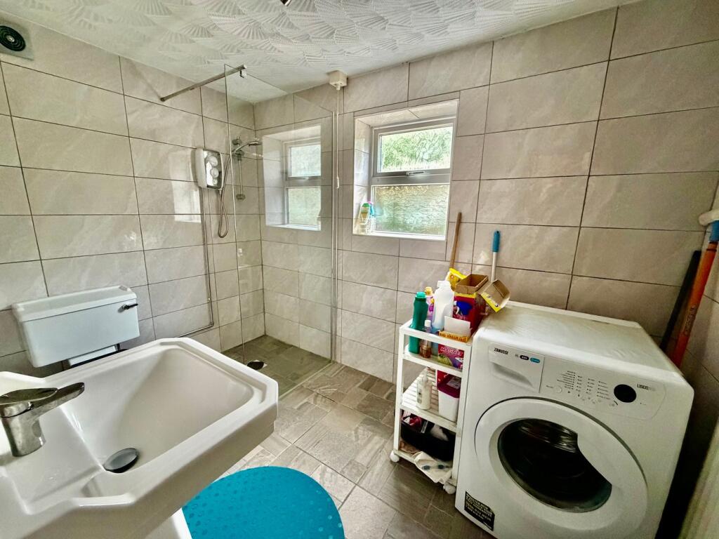 Additional image 8 of Skipton Road, Keighley, BD21