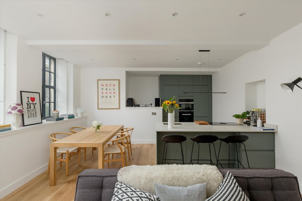 Additional image 5 of 2 bed flat for saleCircus Lane, Edinburgh EH3