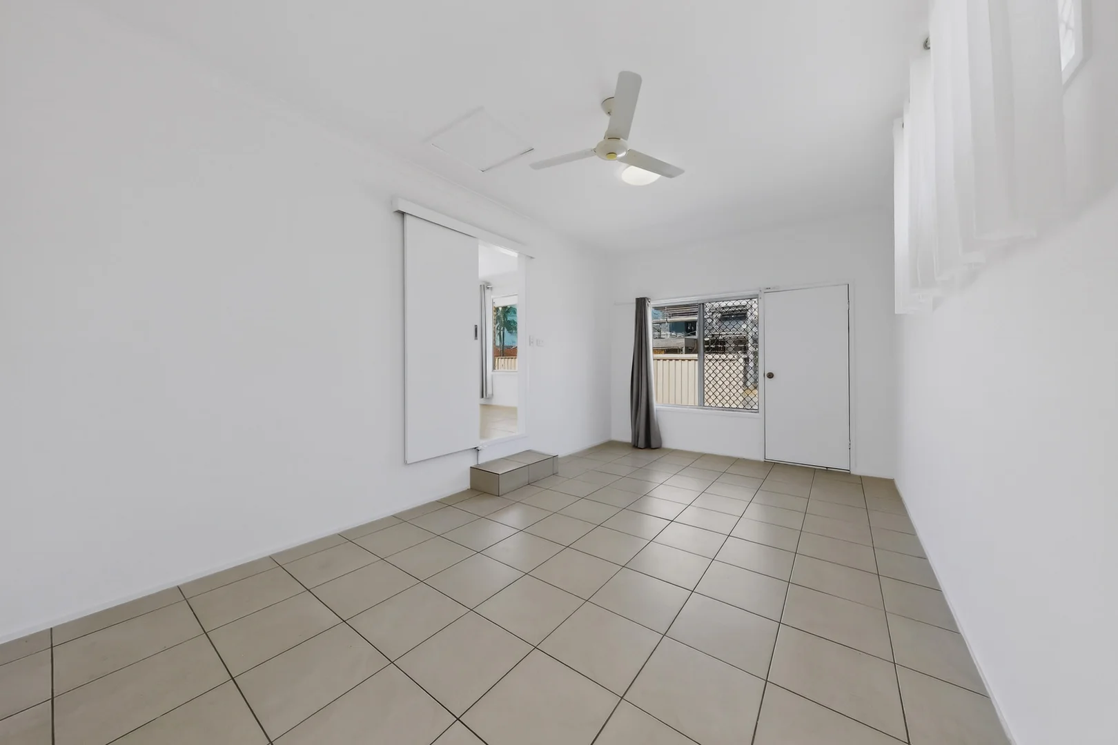 Additional image 7 of 15 Birigun St, Mermaid Waters QLD 4218