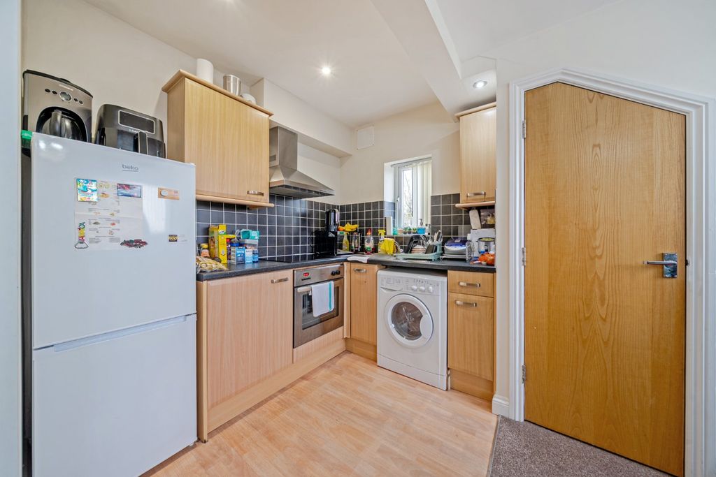 Additional image 13 of 6 bed flat for saleWortley Road, Leeds, West Yorkshire LS12