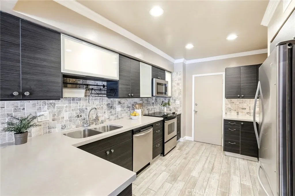 Additional image 10 of 4807 Woodley Avenue Unit 303, Encino, CA 91436
