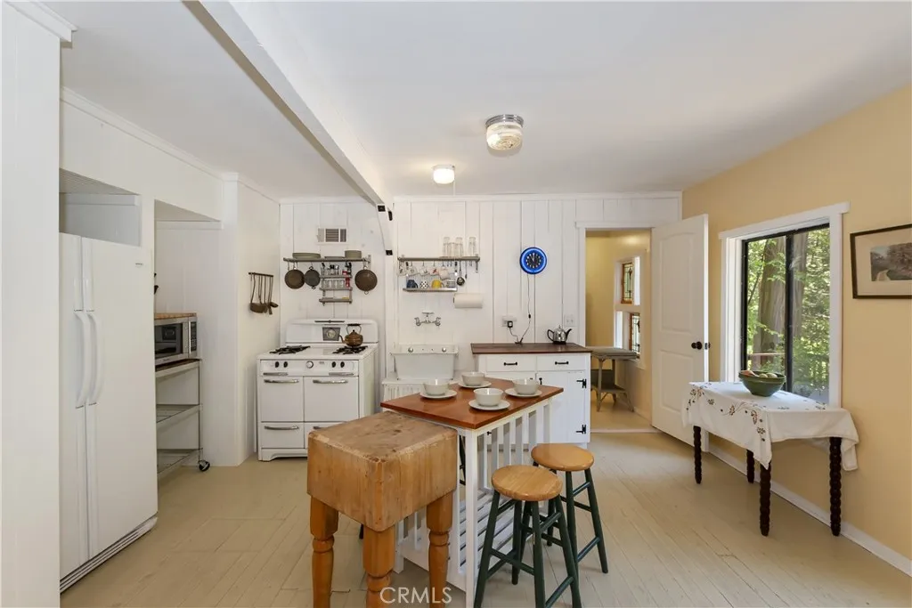 Additional image 16 of 425 Blue Jay Canyon Rd, Lake Arrowhead, CA 92317