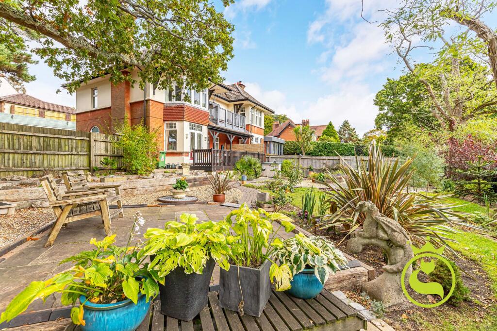 LARGE PRIVATE GARDEN - Luscombe Road, Lower Parkstone, Poole BH14