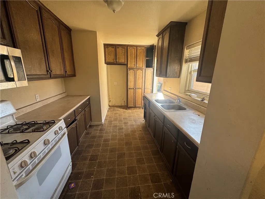 Additional image 4 of 10600 Hildreth Avenue, South Gate, CA 90280