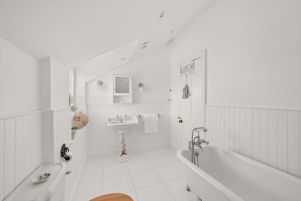 Additional image 22 of 7 bed semi-detached house for sale15 West Park Road, West End, Dundee DD2