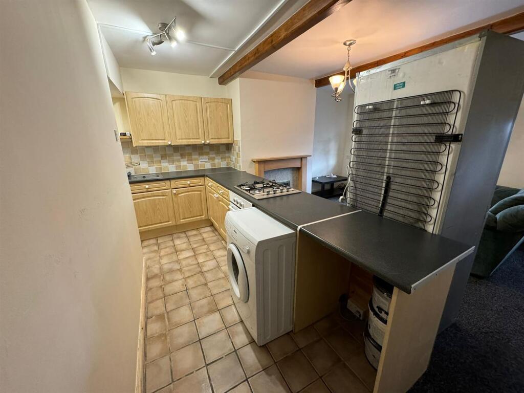 Cutler Heights Lane, Bradford photo 5