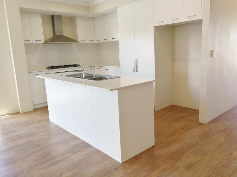 14 Lovage St, Treeby WA 6164