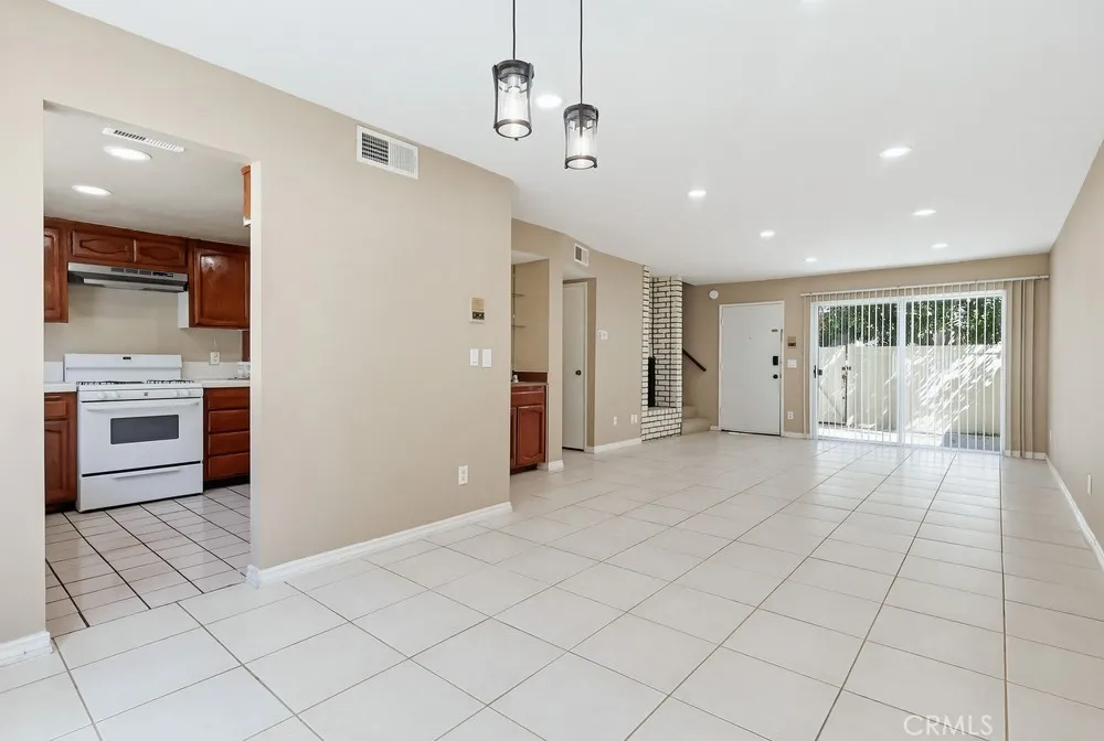 Additional image 91 of 19018 Sherman Way Unit 110, Reseda, CA 91335