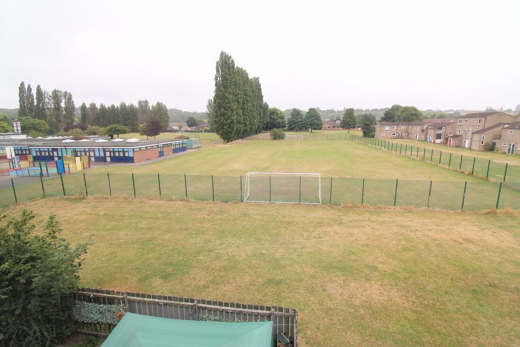Additional image 8 of 2 bed flat for saleHindon Walk, Scunthorpe DN17