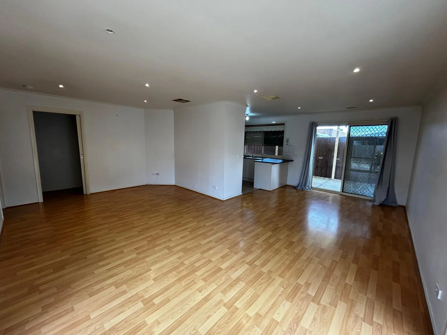 3/6-8 STRABANE WAY, Hampton Park VIC 3976 photo 3