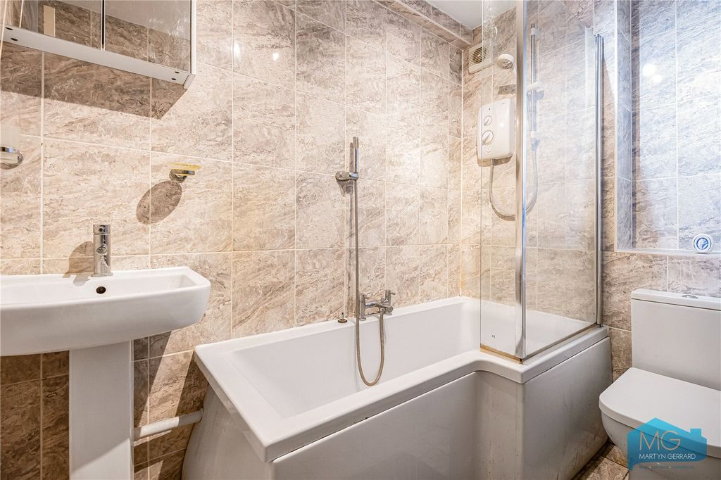 Additional image 5 of 2 bed flat for saleStation Road, New Barnet, Barnet EN5