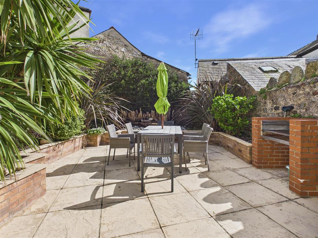 Additional image 2 of 3 bed flat for saleYork House, Tudor Square, Tenby SA70