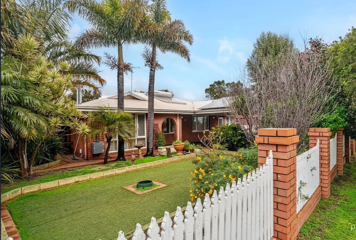 31 Andrew Street, Kalamunda WA 6076