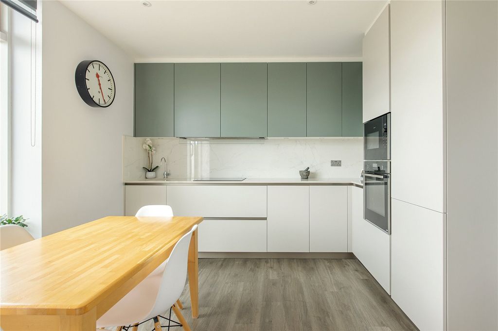 Additional image 6 of 3 bed flat for saleHomerton Street, Cambridge, Cambridgeshire CB2