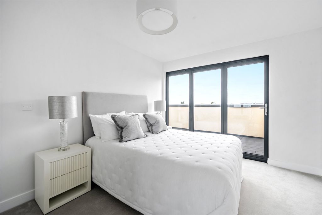 Additional image 15 of 2 bed flat for saleApartment 19 - Penthouse, 109 - 111 Bath Road, Cheltenham, Gloucestershire GL53