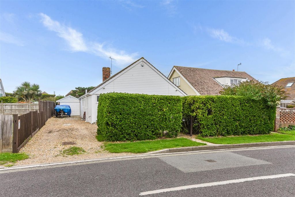 Additional image 22 of 3 bed detached bungalow for saleFarm Road, Bracklesham Bay, Chichester PO20