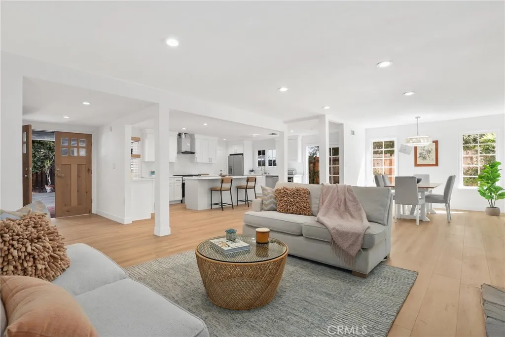 Additional image 94 of 23312 Ostronic Dr, Woodland Hills, CA 91367