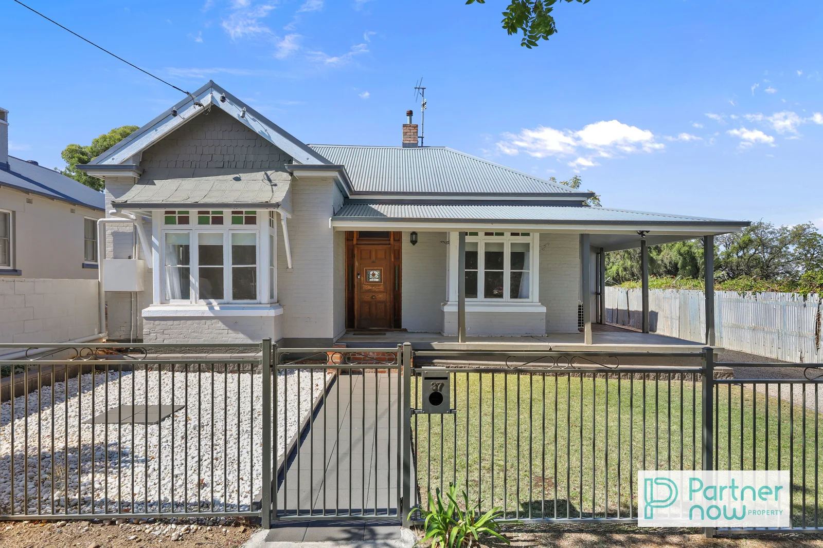 37 White Street, Tamworth NSW 2340